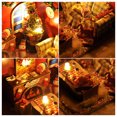 thumbnail image 2 of Casa de muñecas navideña de madera con cubierta antipolvo y accesorios para niños a partir de 6 años, 2 of 6