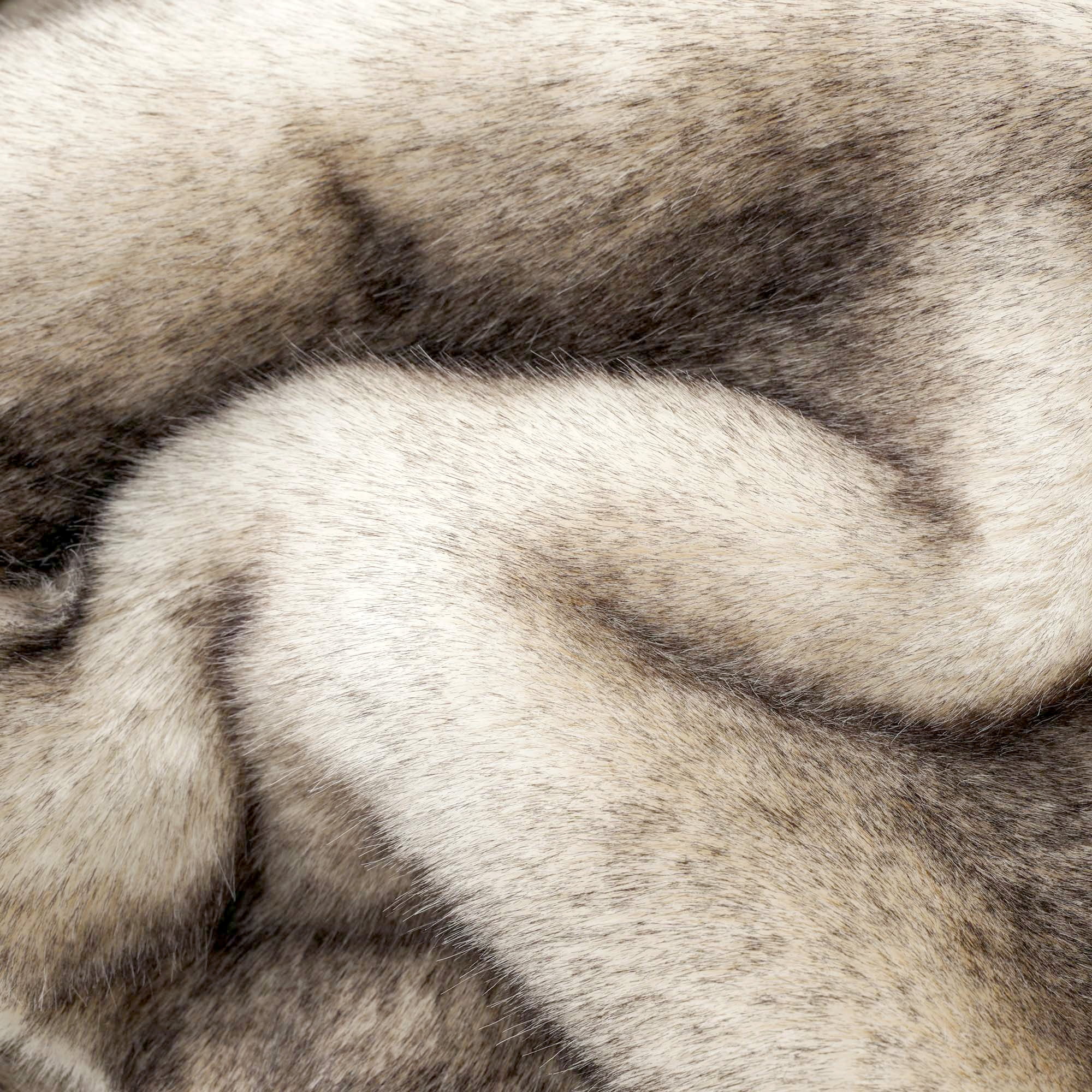 Battilo Cream Faux Fur Throw Blanket, Large Mink Fake Fur Throw,Fuzzy Thick Plush Blanket,50"x60"