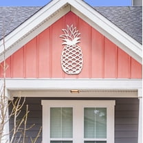 Outdoor Pineapple Wall Art – Tropical Beach House PVC Decoration for Pool, Patio, or Coastal Cottage Décor – Weatherproof Pineapple Sign 3 Foot