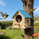 thumbnail image 5 of Casita y comedero para pájaros de madera maciza para jardín exterior | Nido resistente a la lluvia y a la intemperie | Refugio cálido para pájaros pequeños, colgante o montado, 5 of 6