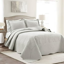 Lush Decor Medallion Scallop Bedspread - Light Gray - King