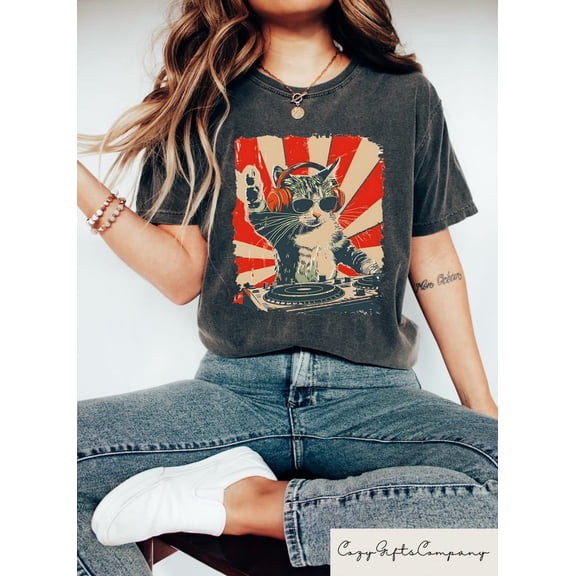 Cool DJ Cat T-shirt, Funny Cat With Headphones Shirt, Stylish Cat Lovers Gift, DJ Cat Kitty Sweatshirt, Trendy Cat Graphic Shirt