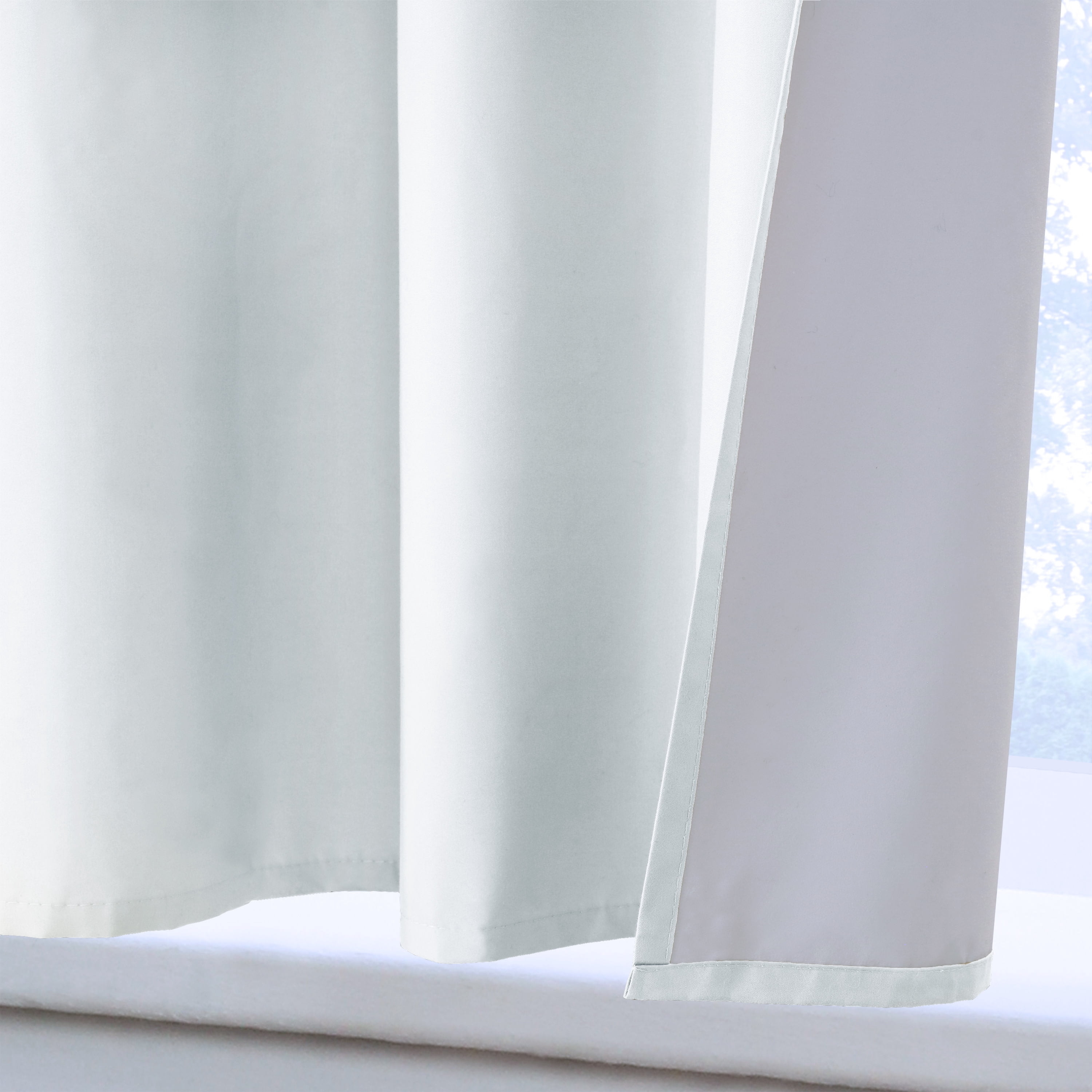Phoenix Insulated All-in-One Window Dressing Set 80" x 63" in White