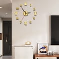 thumbnail image 3 of Reloj de pared navideño 3D que brilla en la oscuridad, acrílico sin marco, silencioso, para el hogar, la oficina, el dormitorio, la sala de estar, reloj analógico digital, decoración., 3 of 8