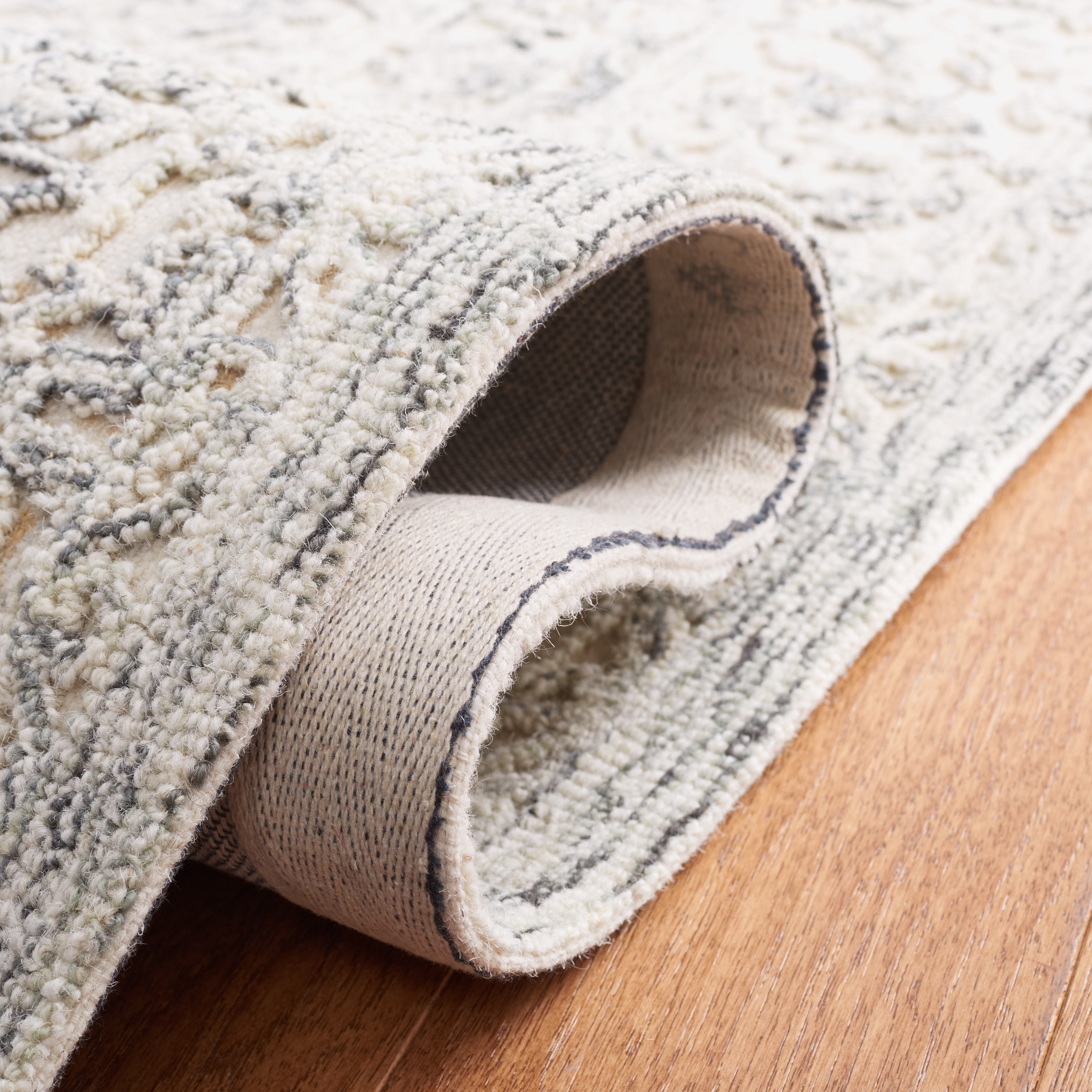 SAFAVIEH Martha Stewart Trace Floral Area Rug, Ivory/Charcoal, 6' x 6' Square