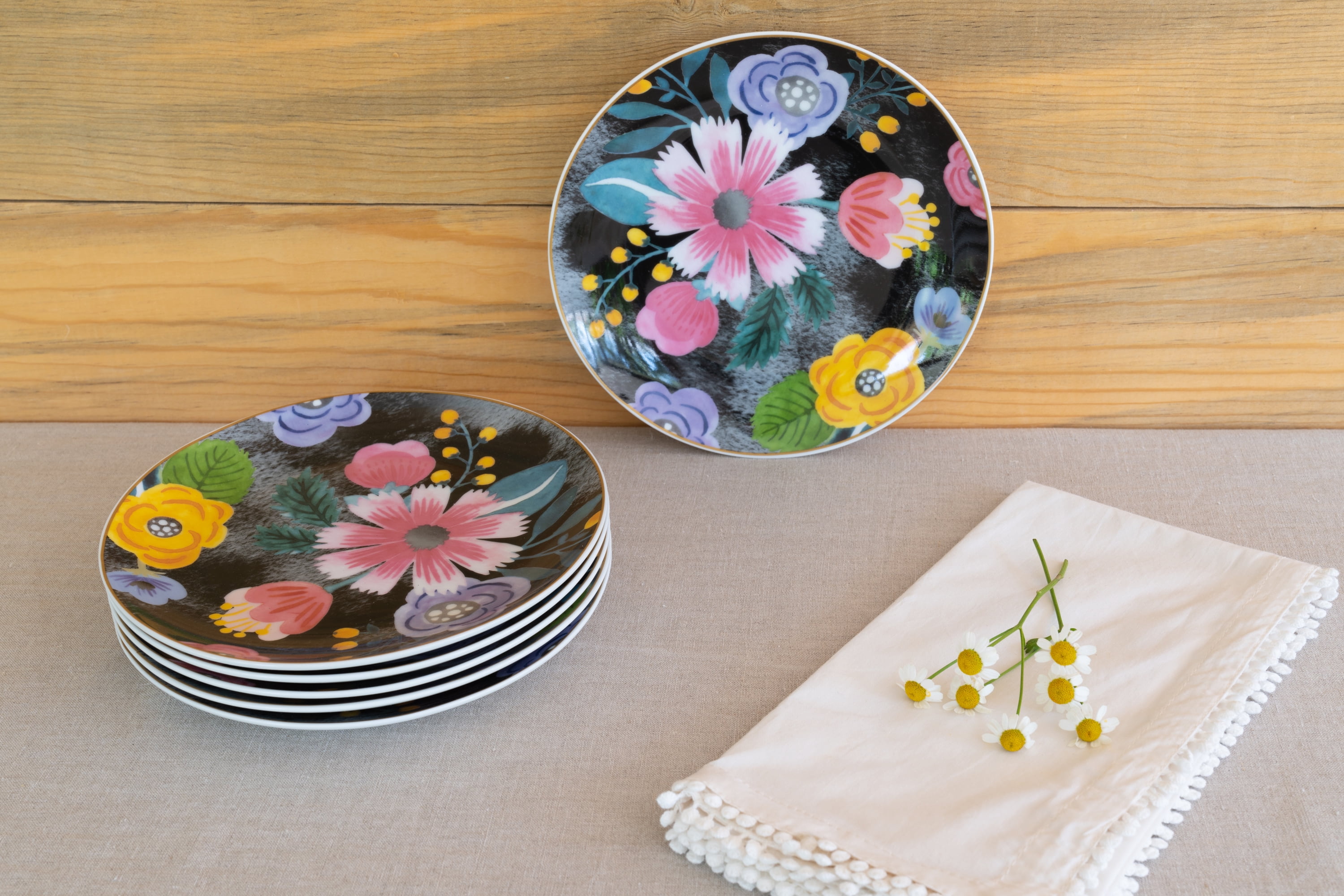 10 Strawberry Street Floral Ceramic Salad Plate, Set of 6, Black