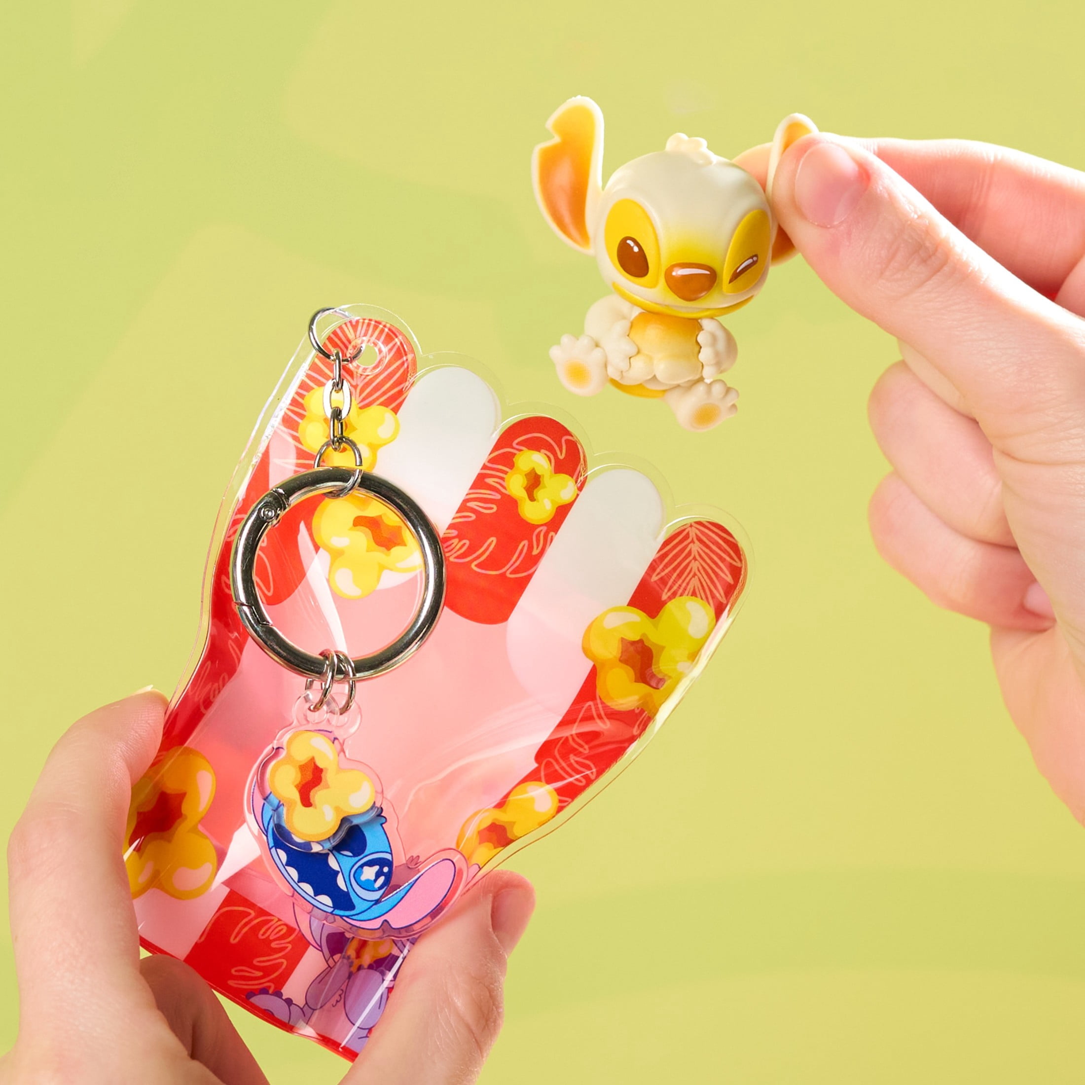 HAPPY HAUL Disney Stitch Snackin’ Around Stitch Popcorn Clip-On, Collectible Toy Figure in Resealable Bag with Clip and Charms, Short-Run Drop, Ages 8 and up, Kids Toys for Ages 3 Up