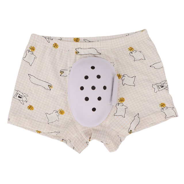 ropa interior de circuncisión para niños ropa interior de corte de prepucio portátil cubierta de pte segura y bonita de dibujos animados para la vida diaria de los niños Multicolor, vista frontal centrada de bóxer corto de algodón con cintura elástica y estampado de ositos blancos y balones amarillos; funda protectora PTE blanca con orificios de ventilación y cierre frontal para facilitar el cambio de vendaje y reducir la fricción durante el uso diario. Suele usarse para proteger el vendaje tras la circuncisión y comodidad cotidiana.