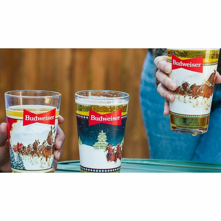 Budweiser Holiday Gifting Set of 4 Clydesdales Glasses Christmas