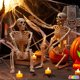 thumbnail image 2 of Decoración de Halloween JOYIN, paquete de 2 esqueletos posables de 61 cm, 2 of 8