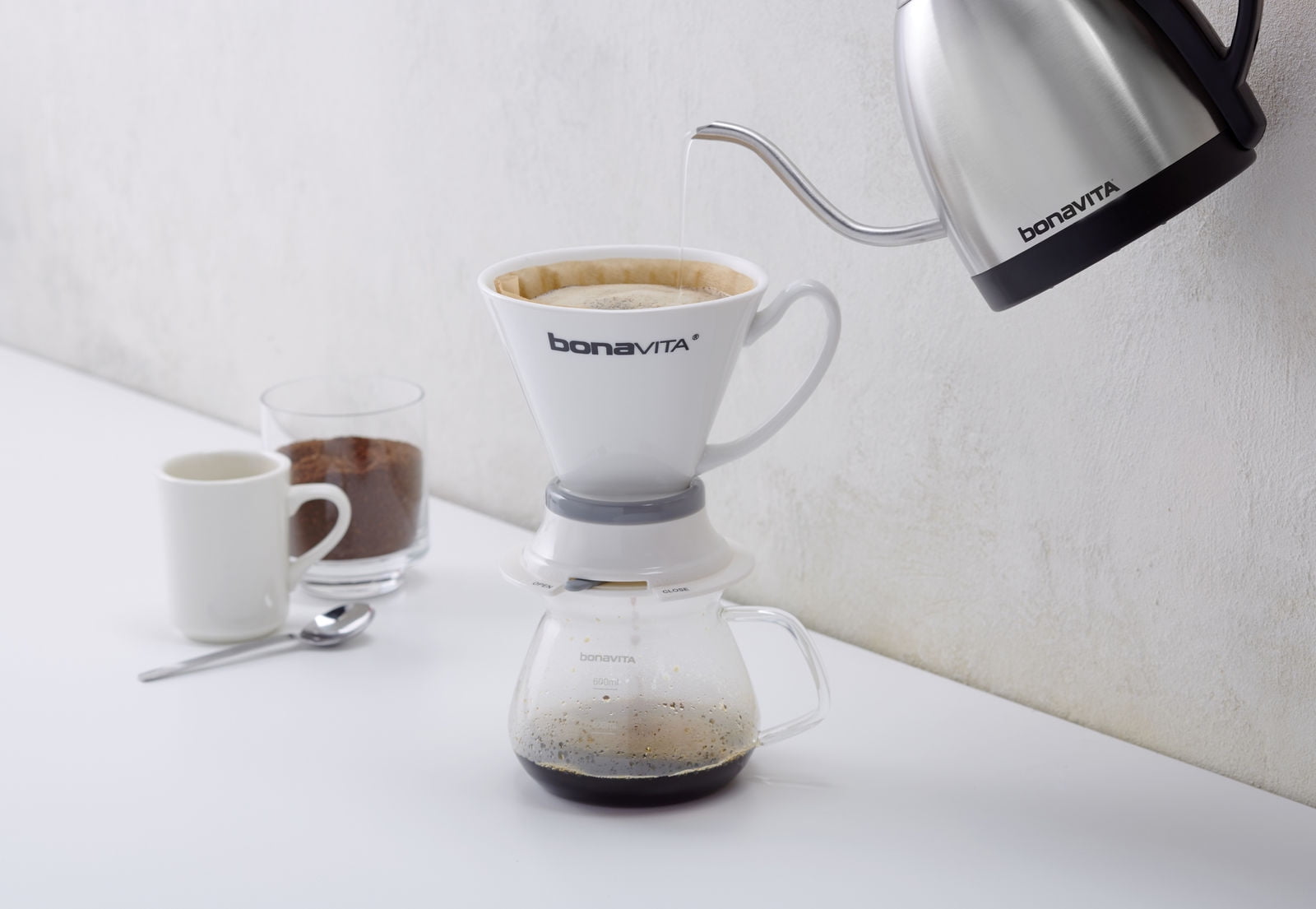 Bonavita Variable Temperature 1.7-liter Digital Gooseneck Kettle – Whole  Latte Love