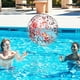 thumbnail image 2 of Pelota de playa inflable con confeti brillante para niños, juego de piscina, accesorio para fotos con bomba, 2 of 4