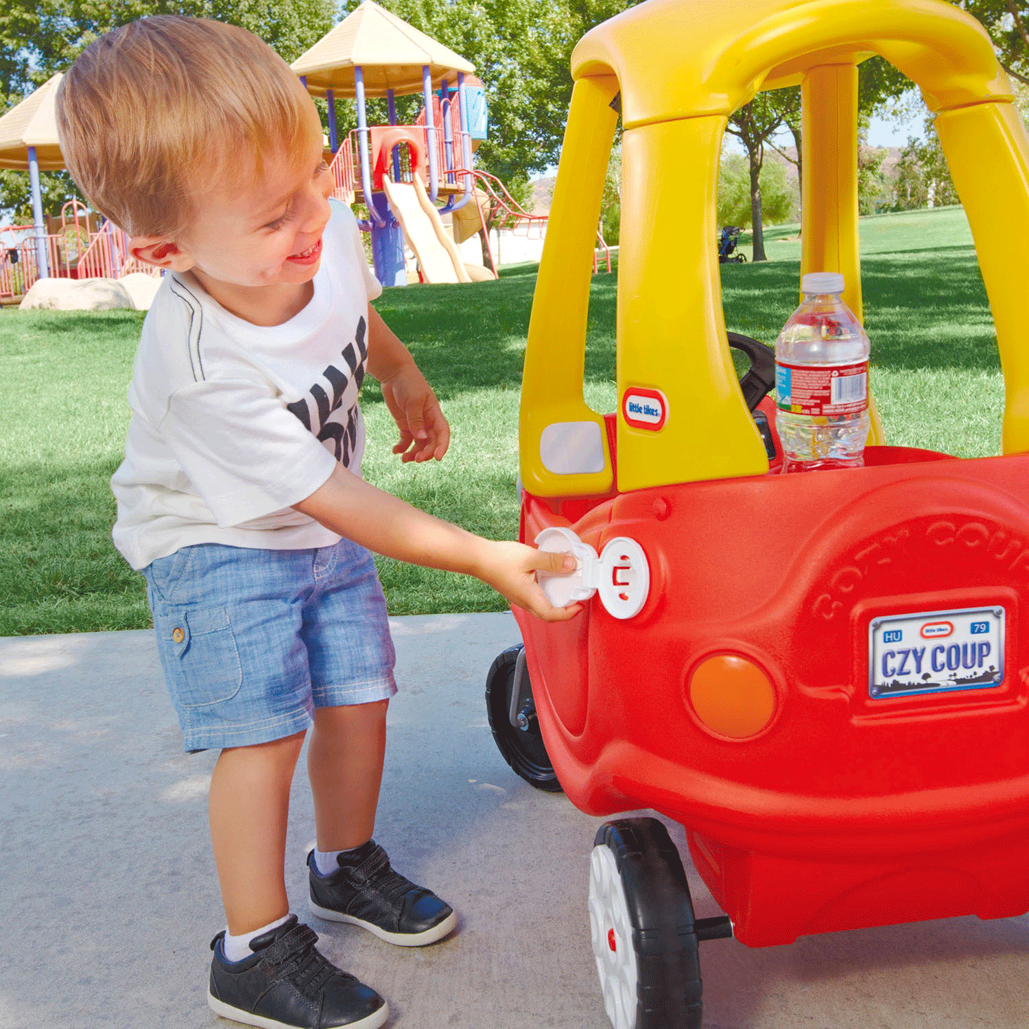 Little Tikes Cozy Coupe Ride-On Toy for Toddlers photo 5