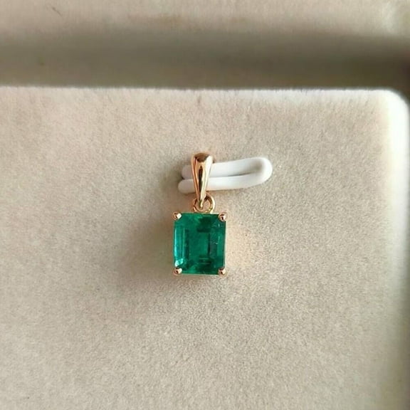 14K Yellow Gold 0.50 Carat Natural Green Emerald Solitaire Pendant Without Chain