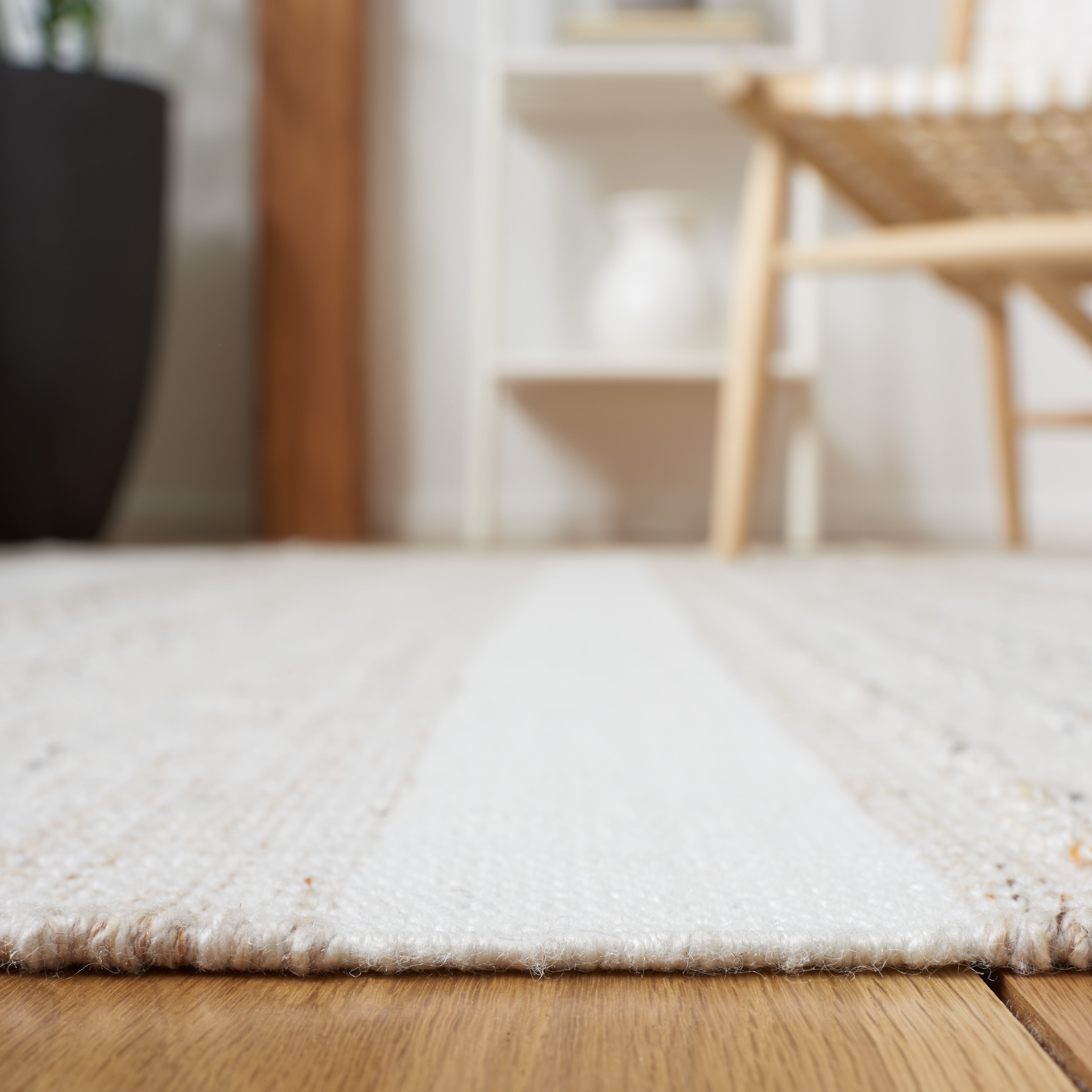 SAFAVIEH Striped Kilim Peyton Striped Polyester Area Rug, Beige/Ivory, 6' x 9'