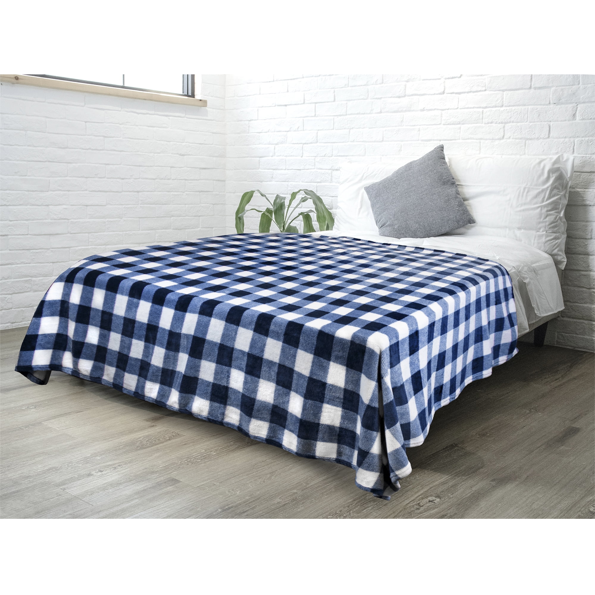 PAVILIA Buffalo Check Fleece Throw Blanket | Blue White Checkered Plaid ...