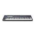 thumbnail image 2 of Teclado MIDI NOVATION FLKEY 61 de 61 Teclas Gris, 2 of 4