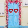 thumbnail image 3 of Coronas de corazón de San Valentín, paquete de 6, oropel rojo en forma de corazón, 3 of 7