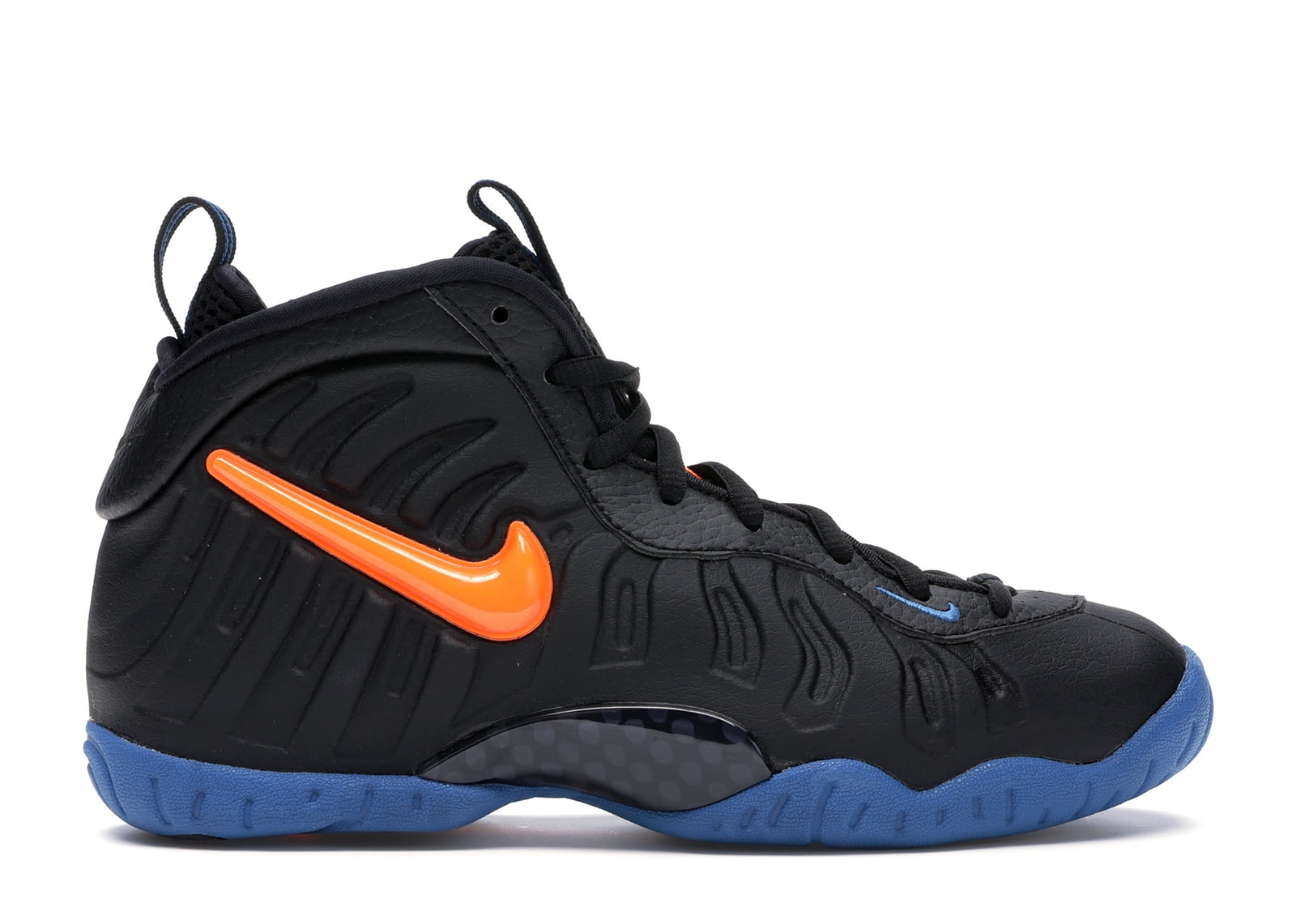 foamposite pro knicks on feet