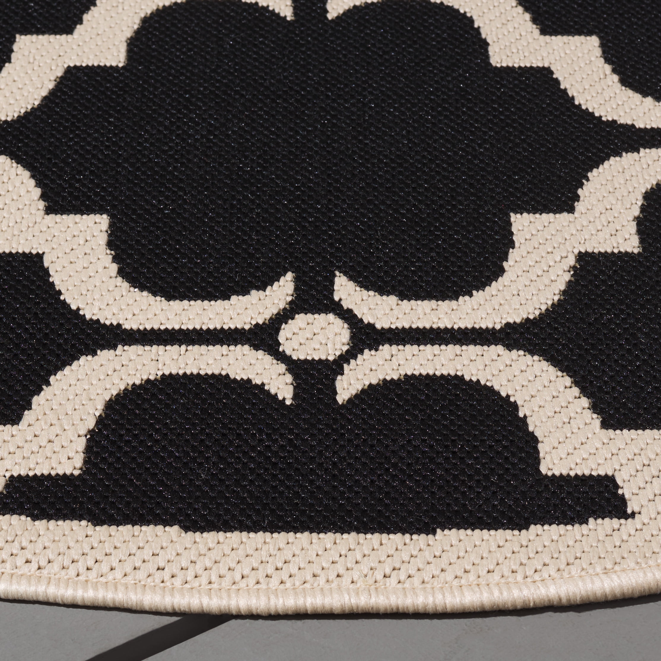 Safavieh Courtyard Estelle Geometric Indoor/Outdoor Area Rug, Black/Beige, 5'3" x 5'3" Round