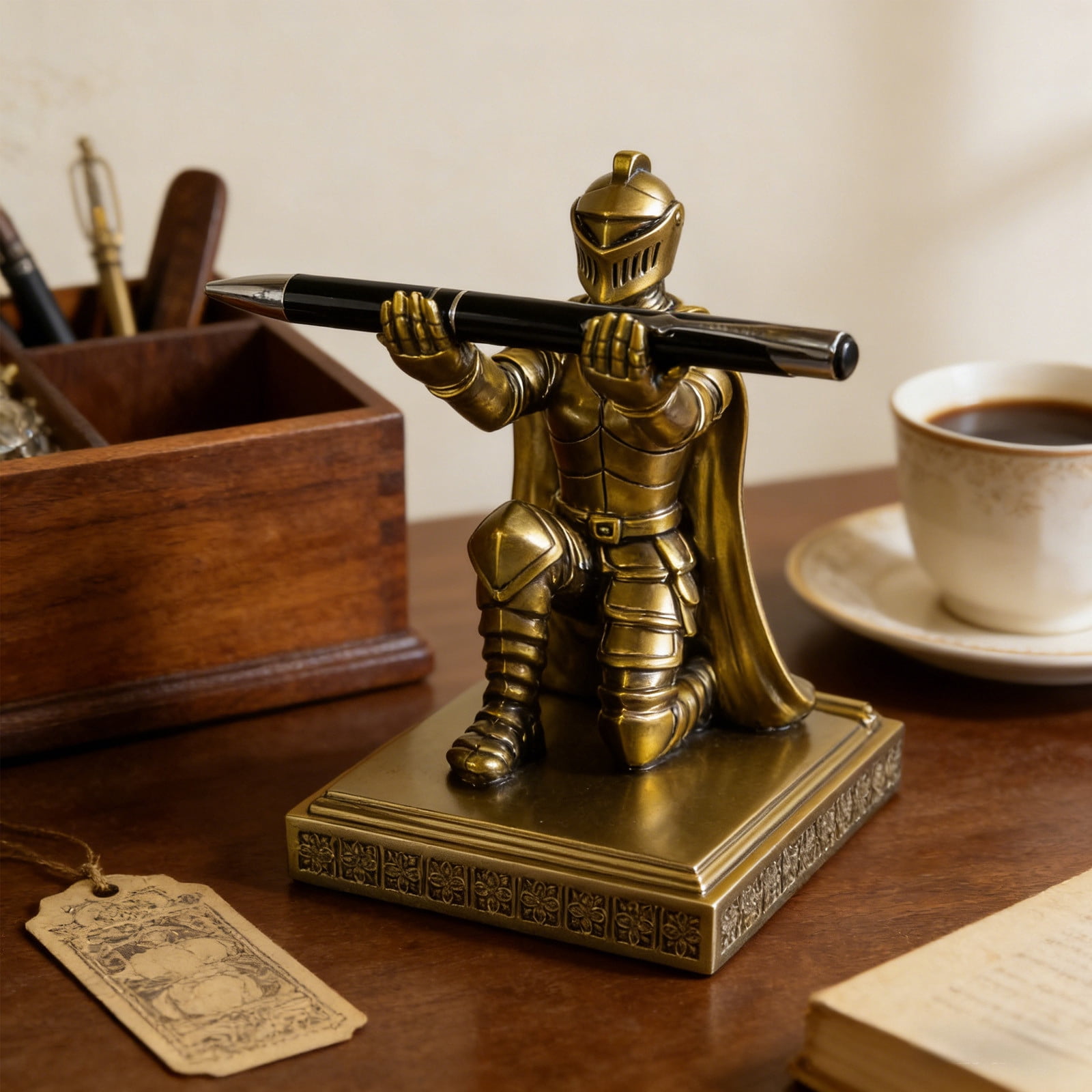 Weloille Medieval Female Knight Pen Holder with Pen, Vintage Style Writing Desk Decor, Decorative Office Accessory for Desk, Home, and Office Use