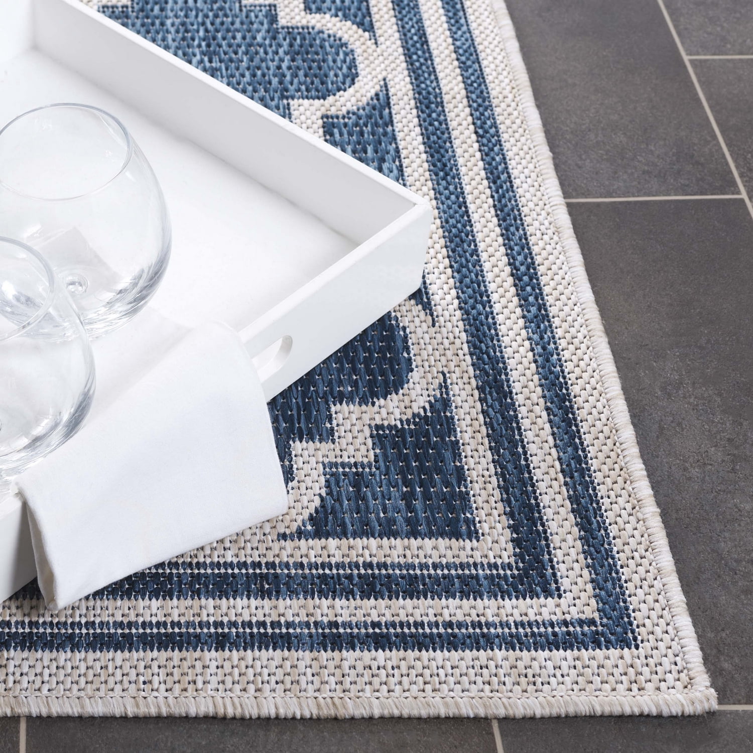 SAFAVIEH Beach House Wendy Geometric Indoor/Outdoor Runner Rug, Blue/Ivory, 2'2" x 8'