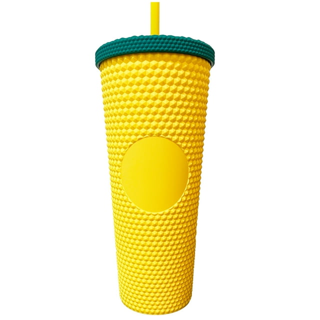 vaso texturizado tachuelas brandtrendy 710 ml plástico libre de bpa con tapa y popote Amarillo — vaso tipo termo alto para hidratación con superficie exterior de tachuelas en plástico amarillo, tapa roscada verde con doble línea de rosca y popote amarillo centrado; silueta cilíndrica con etiqueta circular lisa frontal, apto para bebidas frías o al tiempo, reutilizable y práctico para llevar en viajes cortos.