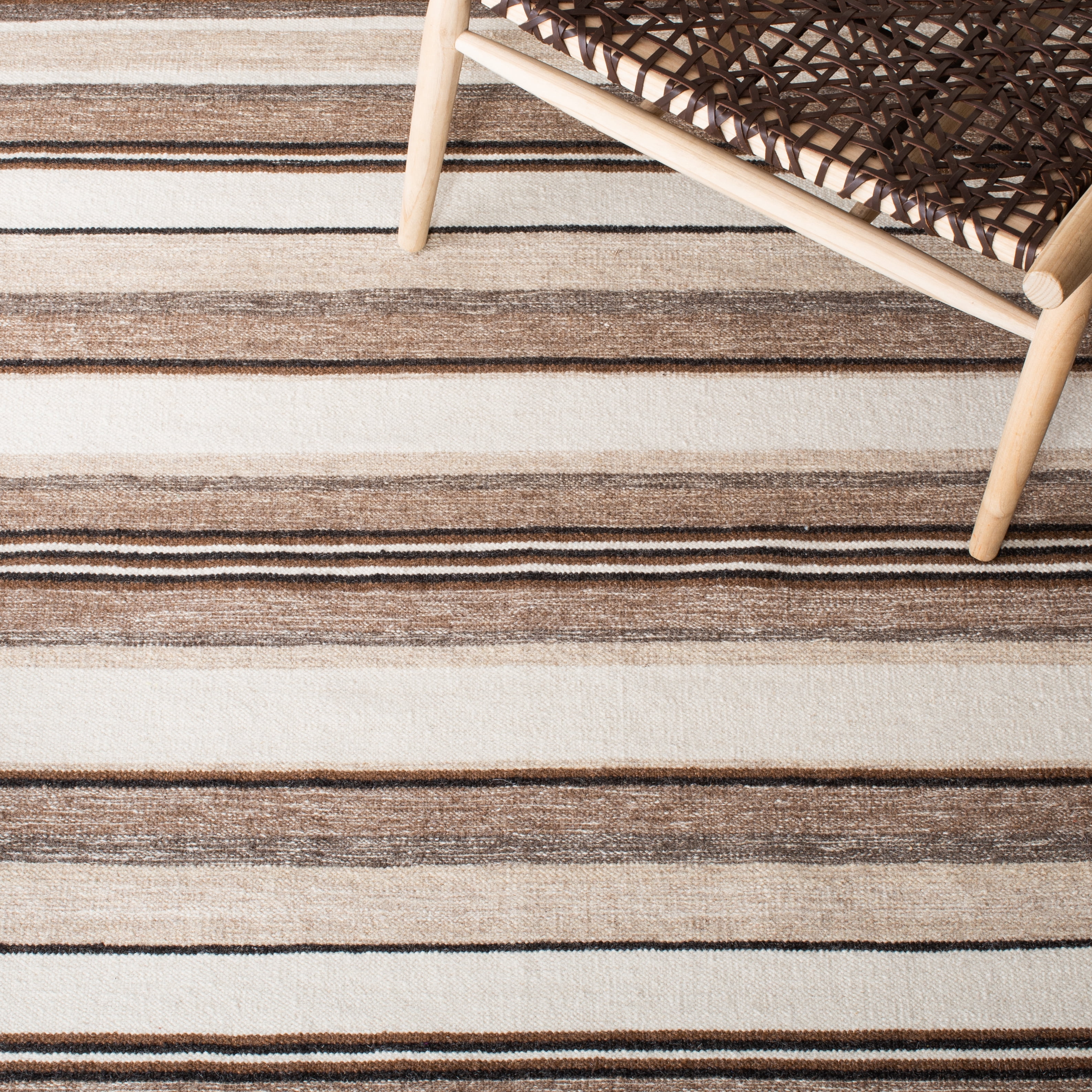 SAFAVIEH Striped Kilim Colbert Striped Area Rug, Natural/Ivory, 3' x 5'