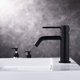 thumbnail image 2 of Grifo de baño de un solo orificio negro, grifo de lavabo monomando de latón con manguera de suministro de agua, grifo de lavabo negro, 2 of 5