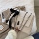 thumbnail image 2 of Bolso cuadrado pequeño con lazo informal, bolso de hombro con cadena para mujer, bolso cruzado para niña, bolso con lazo y bufanda, material de PU., 2 of 5