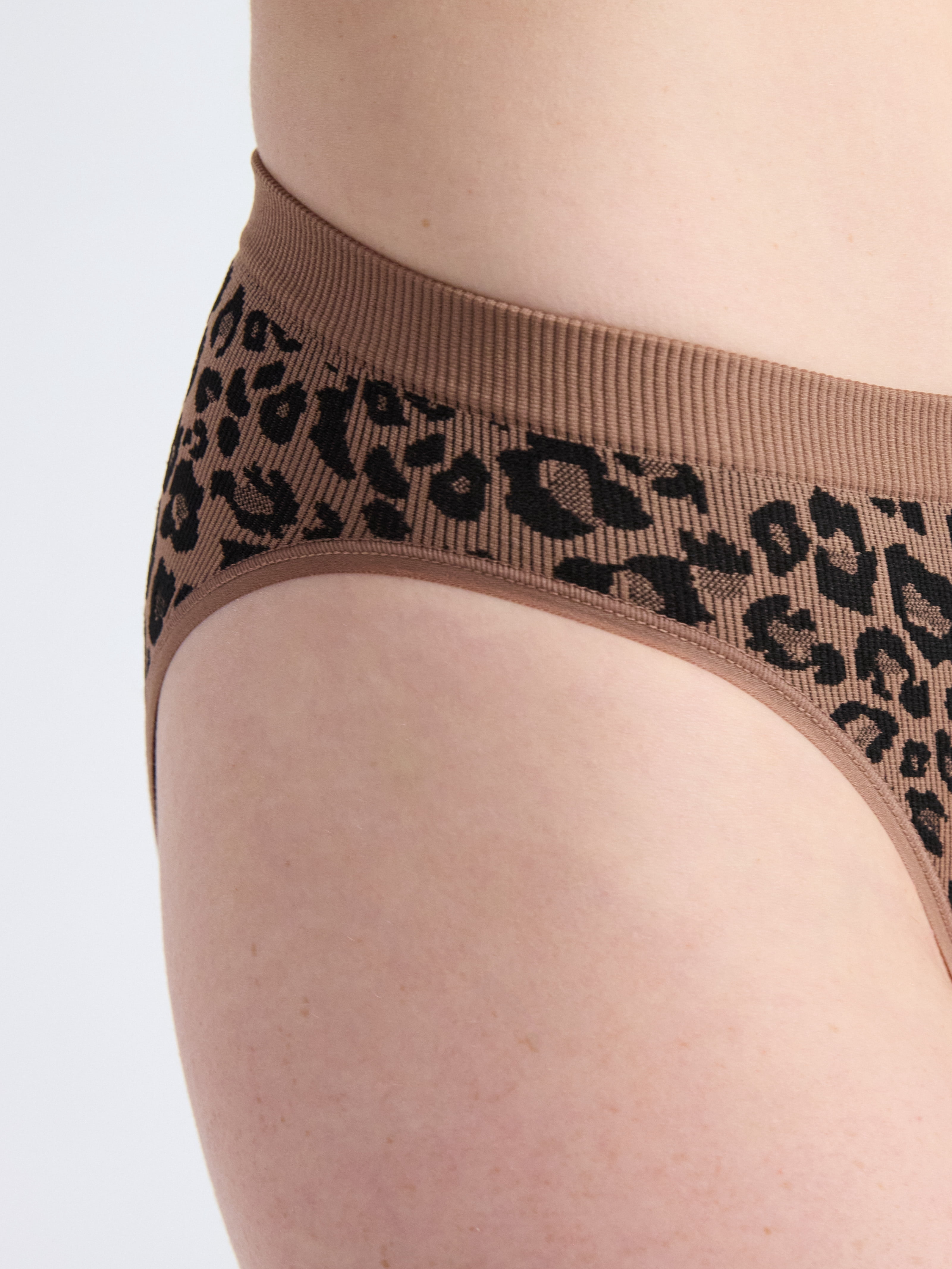 Joyspun Women's Seamless Bikini Panties, 3-Pack, Sizes XS-3XL