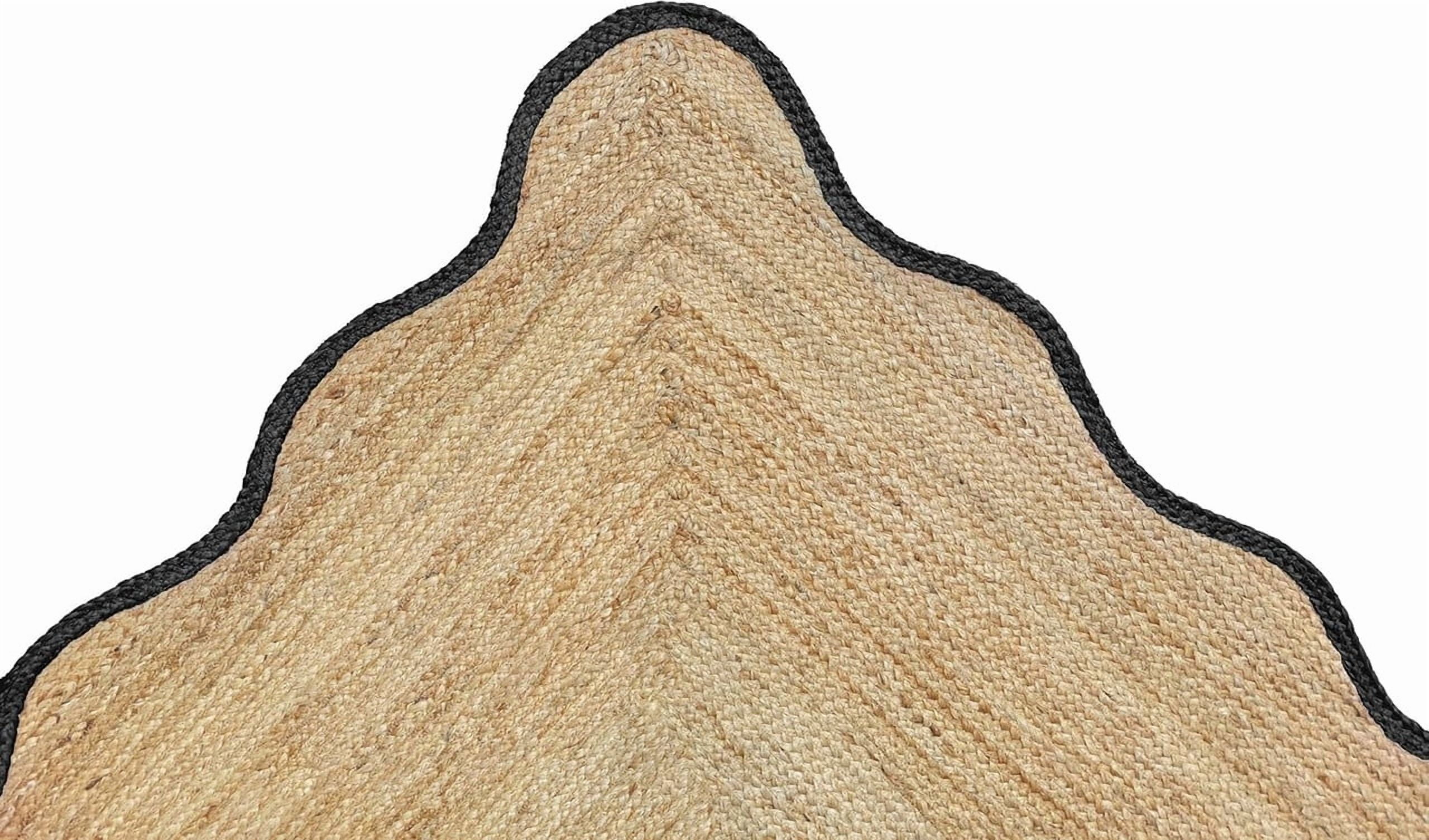 KLAVATE Natural Jute Hand Braided Scalloped Wave Edge Farmhouse Jute Rug