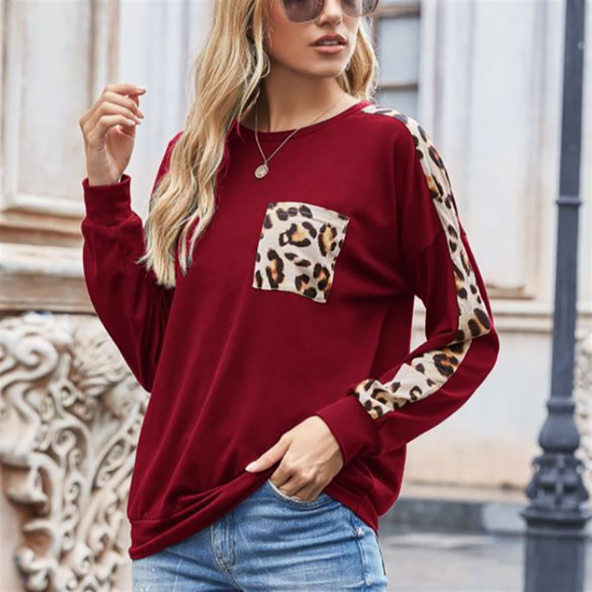 Fekuit Womens Pullover Tops Casual Sweatshirt Crewneck Long Sleeve Sweaters Fashion Animal Print Blouses