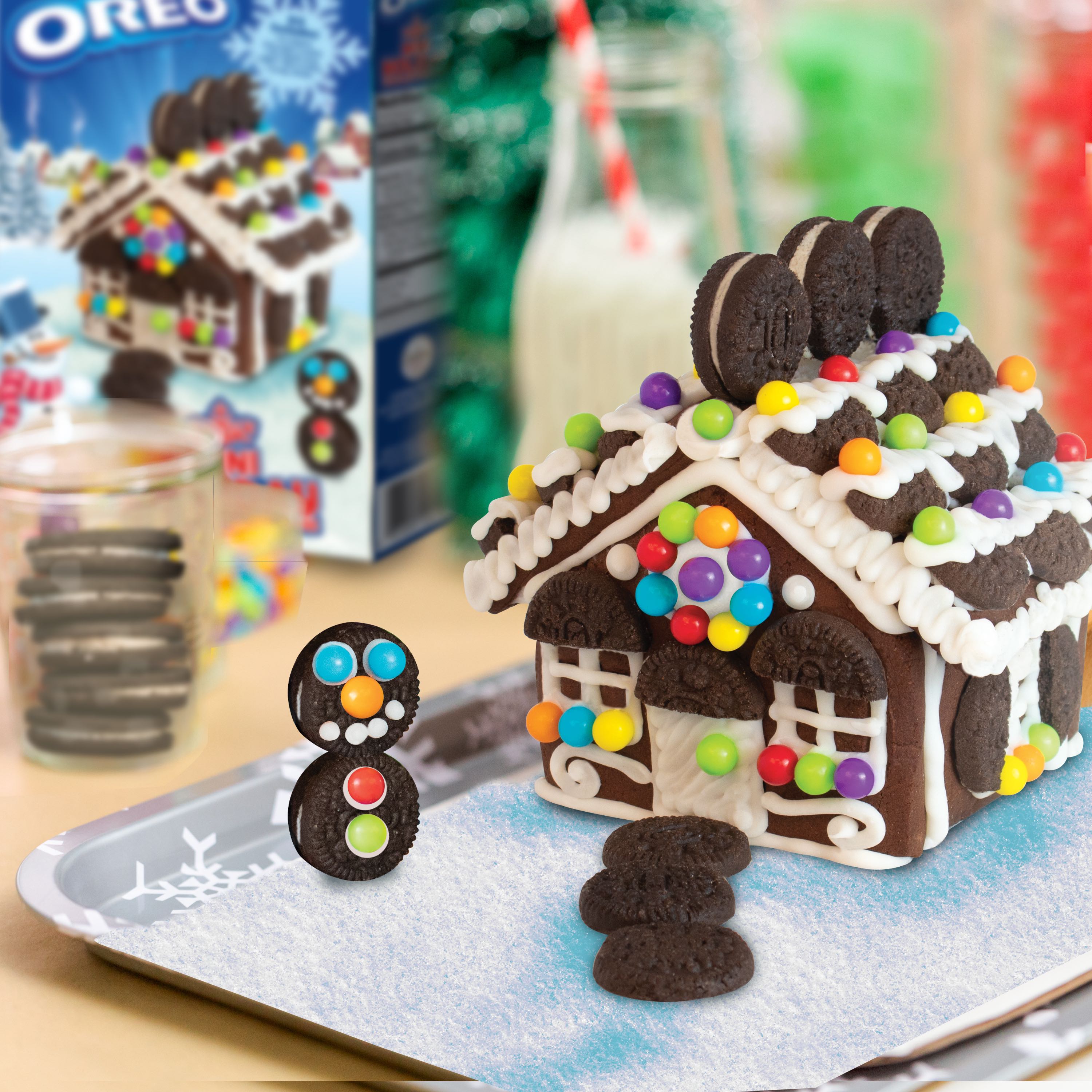 Cookies United Oreo Mini Holiday Chocolate Cookie House, 8.5 oz - image 3 of 7