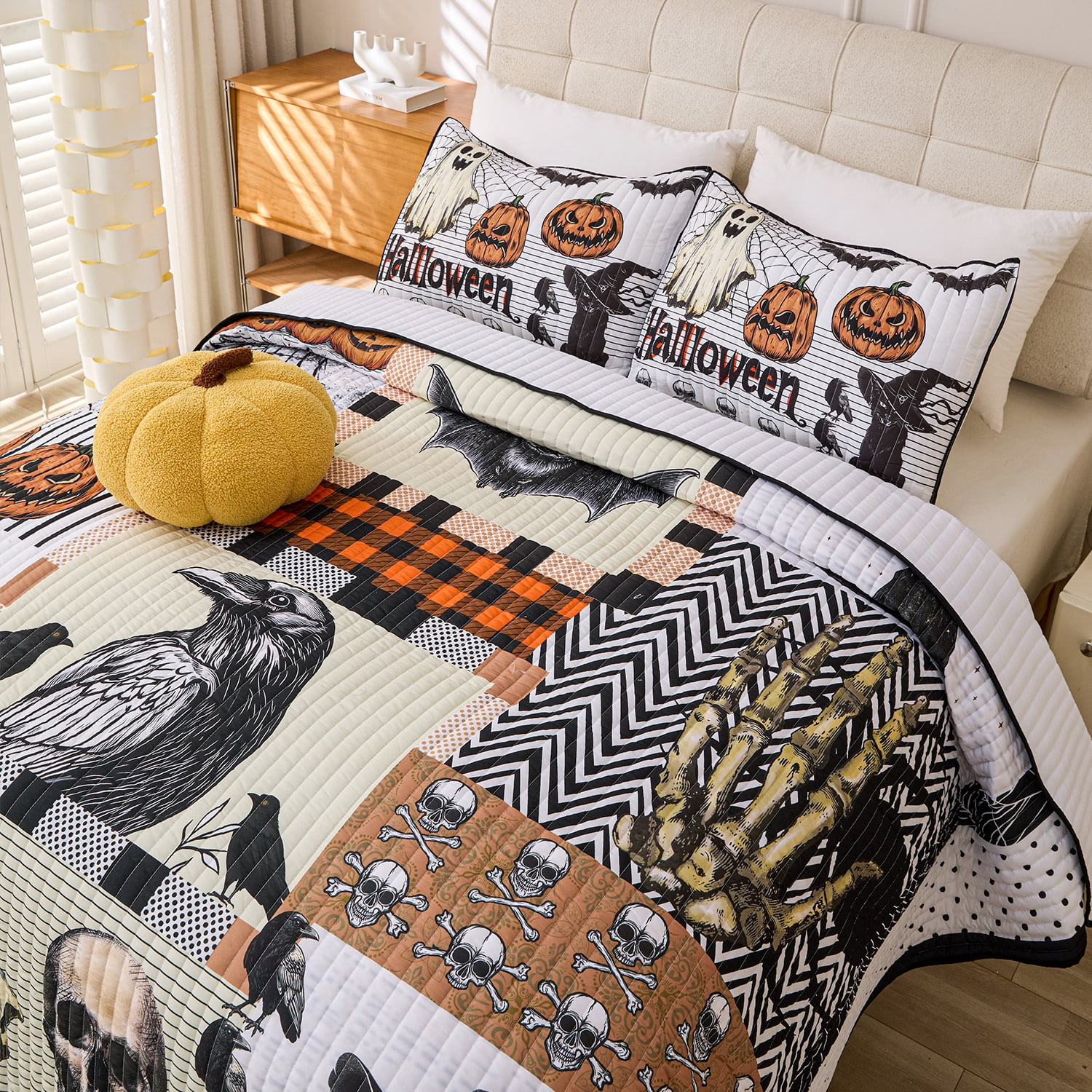 Evenhug Halloween Quilt Set,3-Piece Queen Size Black Cat Pumpkin Bat Spider Halloween Themed Patchwork Bedding Set Reversible Coverlet Set with 2 Pillow Shams