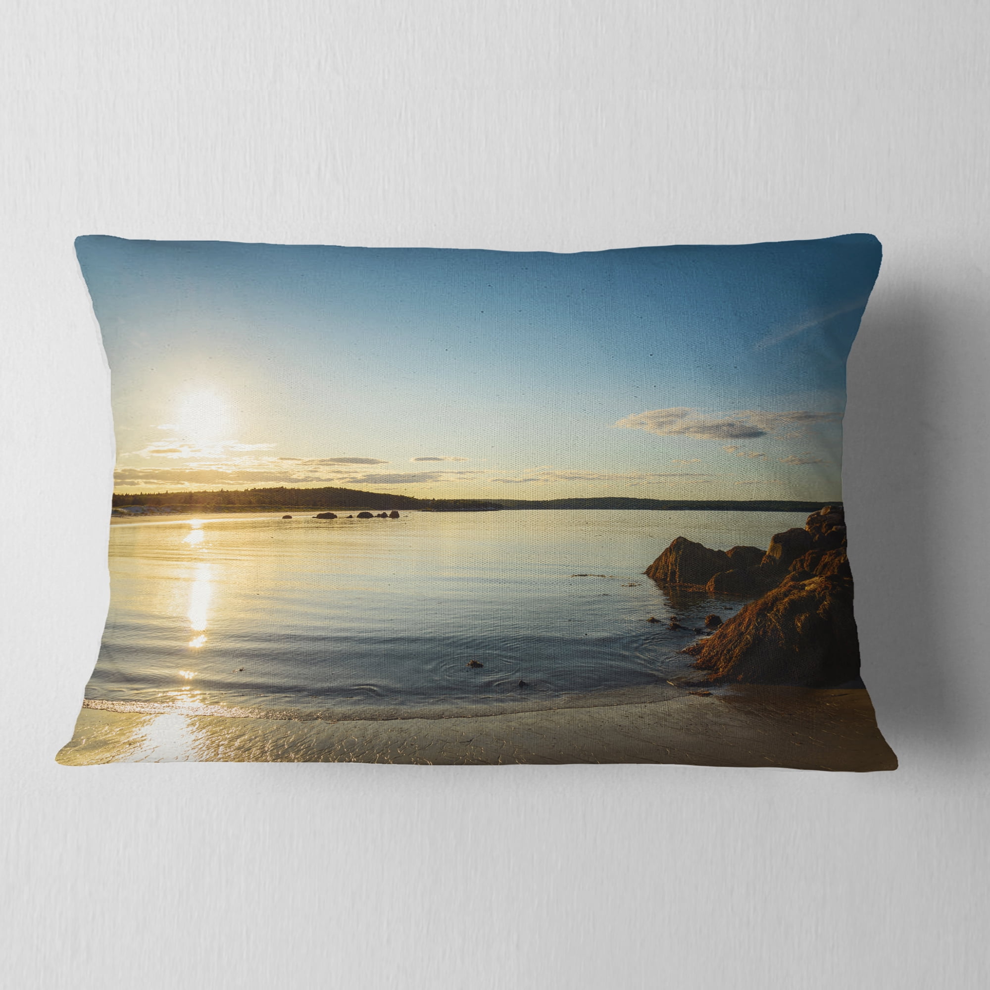 Designart Carters Beach Nova Scotia Canada - Seashore Throw Pillow - 12x20