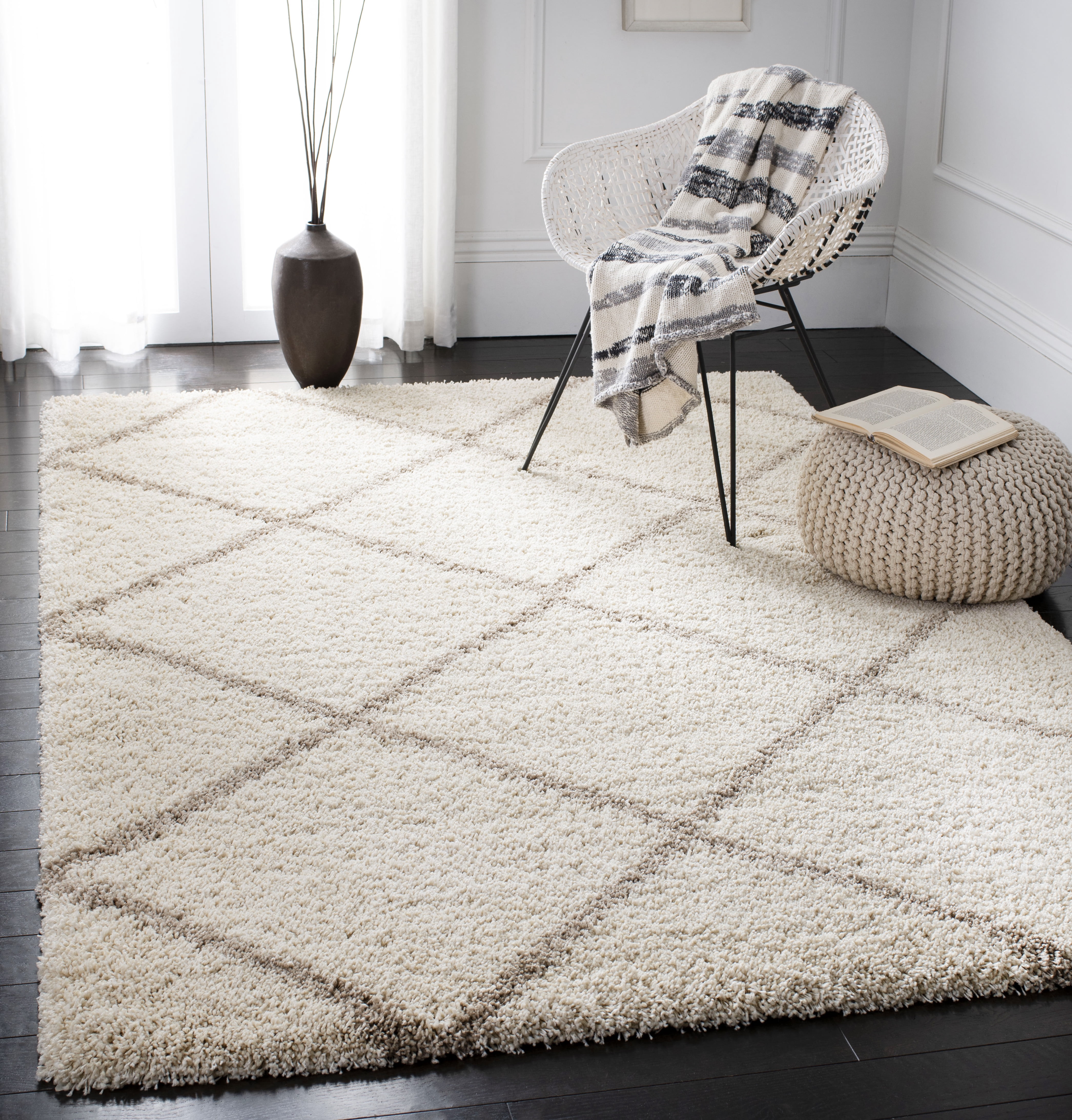 SAFAVIEH Hudson Amias Geometric Shag Area Rug, Ivory/Beige, 6' x 9'
