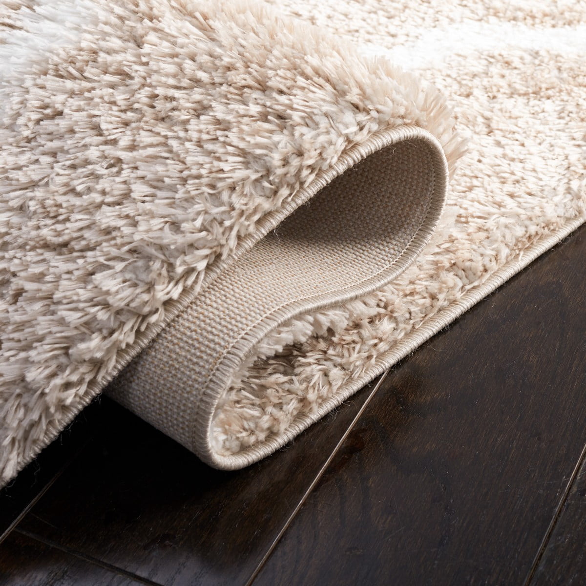 SAFAVIEH Tahoe Gerald Quatrefoil Shag Area Rug, 6'7" x 6'7" Square, Beige/White