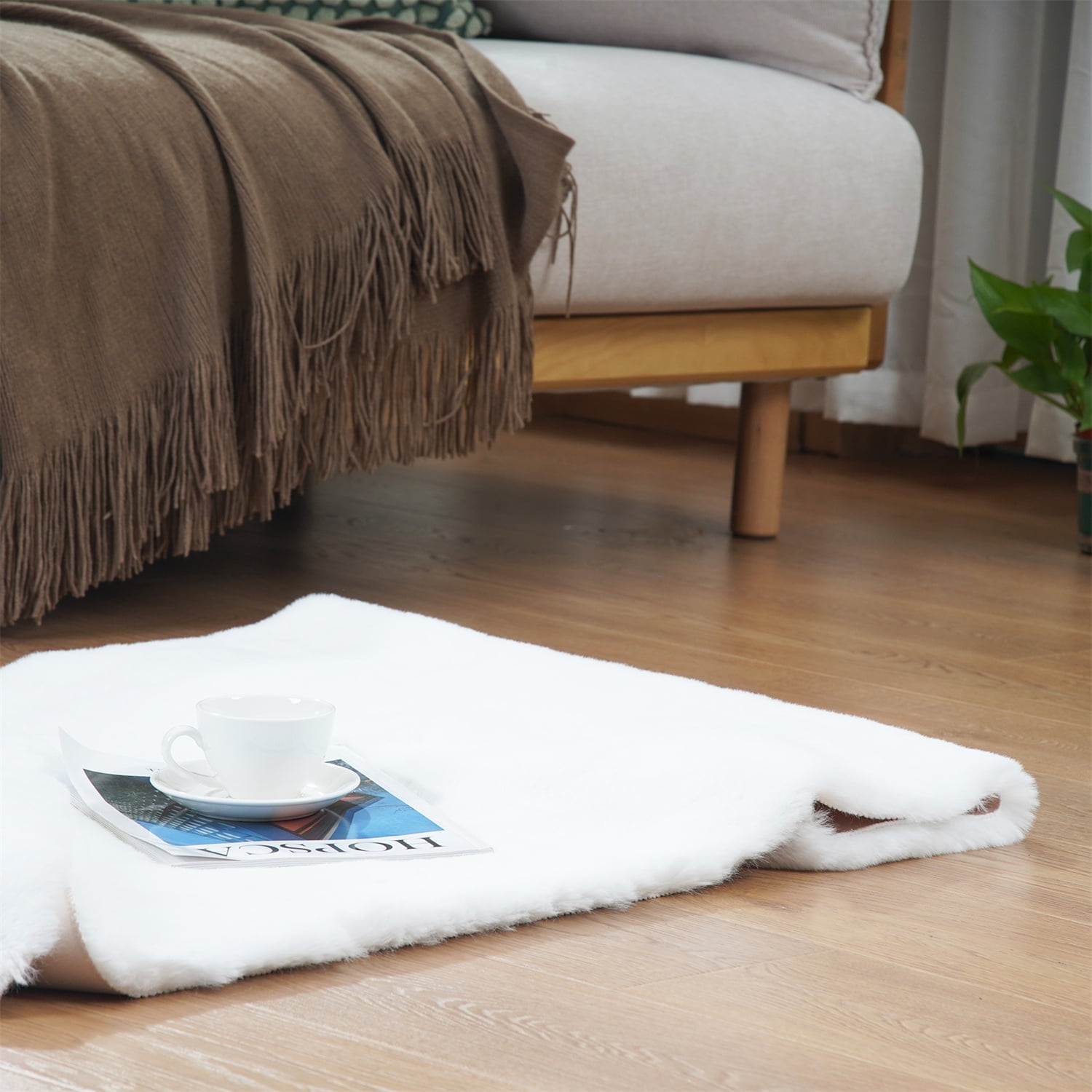Latepis 8x10 Faux Rabbit fur Rug, Area Rug, Fur Rug for Living Room, Fluffy Washable Faux fox fur Rug for Bedroom, Nursery, Furry Rug, Large Rug, White Fluffy Sheepskin Rug, Rectangle