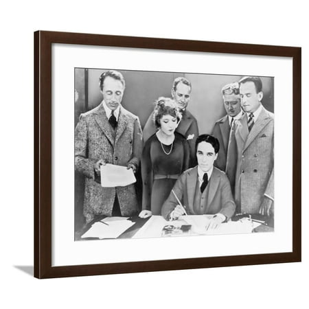 Fairbanks Imports D.W. Griffith, Mary Pickford, Charlie Chaplin (Seated) and Douglas Fairbanks with their Lawyers Framed Print Wall Art ()
