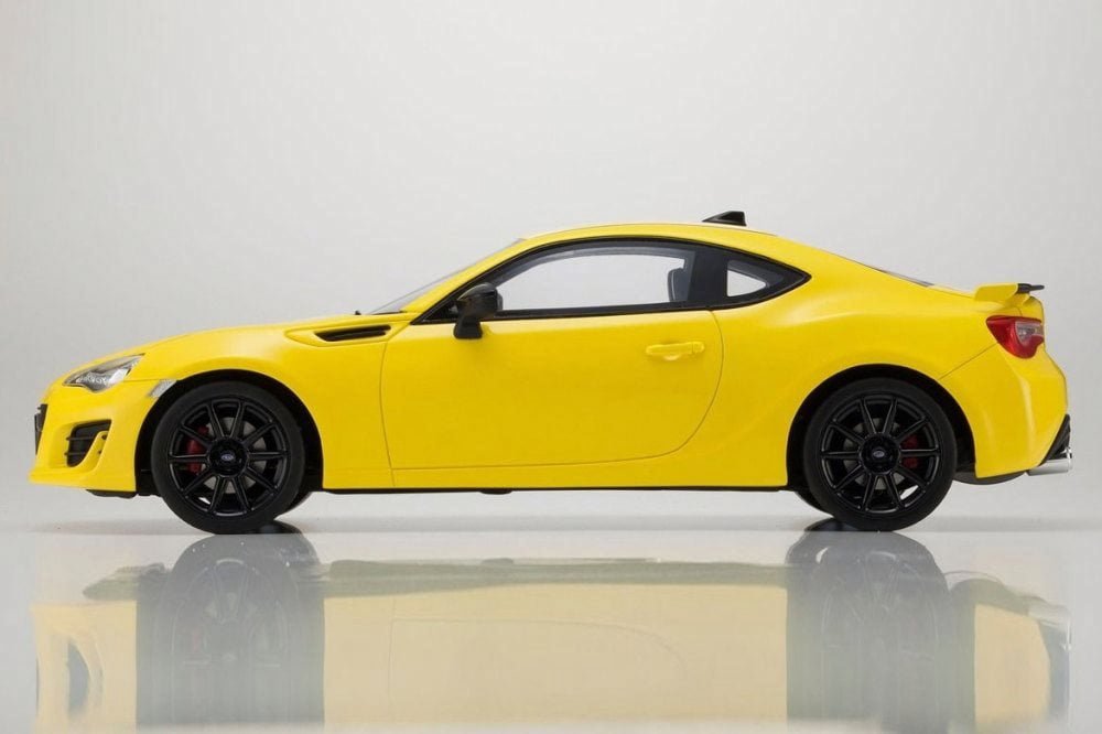 京商　スバル BRZ イエロー 1/18 ミニカー　サムライ　シリーズ 1/18 Subaru BRZ GT RHD Samurai Yellow Diecast Model Car by Kyosho