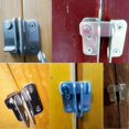 thumbnail image 3 of Cerradura de puerta con cerrojo de candado de acero inoxidable, pestillo de puerta antirrobo pequeño para inodoros, ventanas, muebles para mascotas, cerradura de puerta, izquierda, 3 of 4