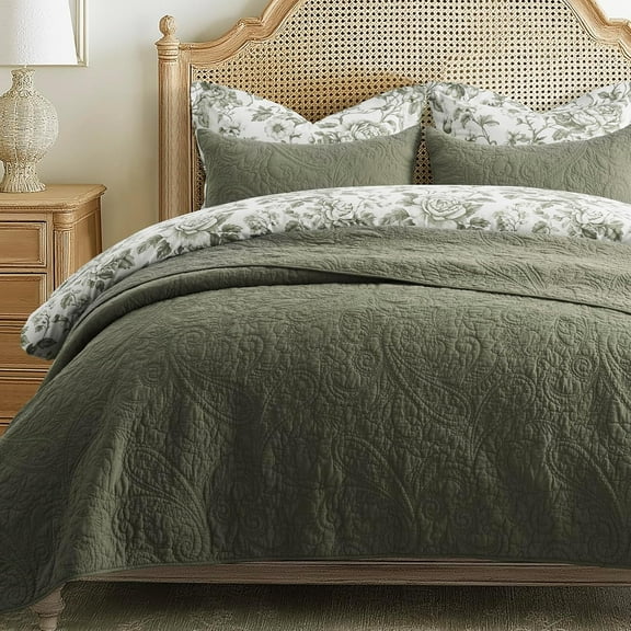 EVERGRACE 100% Cotton Paisley Quilt Set, Queen Size 3 Piece Set Prewashed Lightweight Bedspread with 2 Shams, Soft & Breathable Coverlet for All-Season Comfort, Olive Green