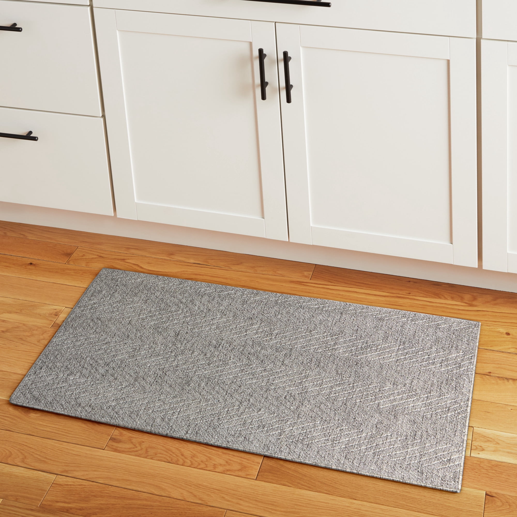 TOWN & COUNTRY BASICS Pax Herringbone Textured Solid Everwash® Washable Area Rug, Low Pile, Non-Slip Backing, Easy Clean Pet & Family Friendly Rug, Grey, 2'11"x4'11"