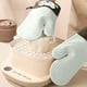 thumbnail image 5 of Pack de 2 guantes de horno de silicona | Guantes resistentes al calor para hornear, microondas y freidora de aire | Agarre antideslizante, flexible, resistente a manchas | Verde, beige, gris |, 5 of 6
