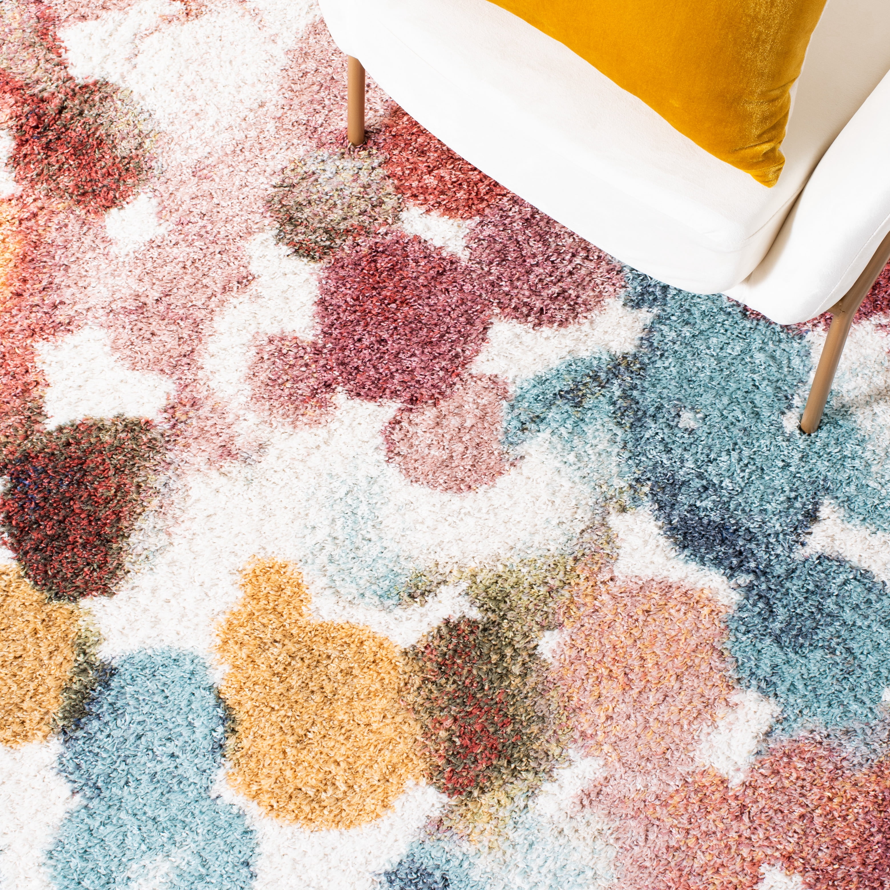 SAFAVIEH Calista Candis Abstract Dots Area Rug, Red/Blue, 5'5" x 7'7"