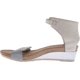 thumbnail image 3 of Sandalia NAOT Prophecy para mujer en nobuck gris claro/beige 36 EU, 3 of 6