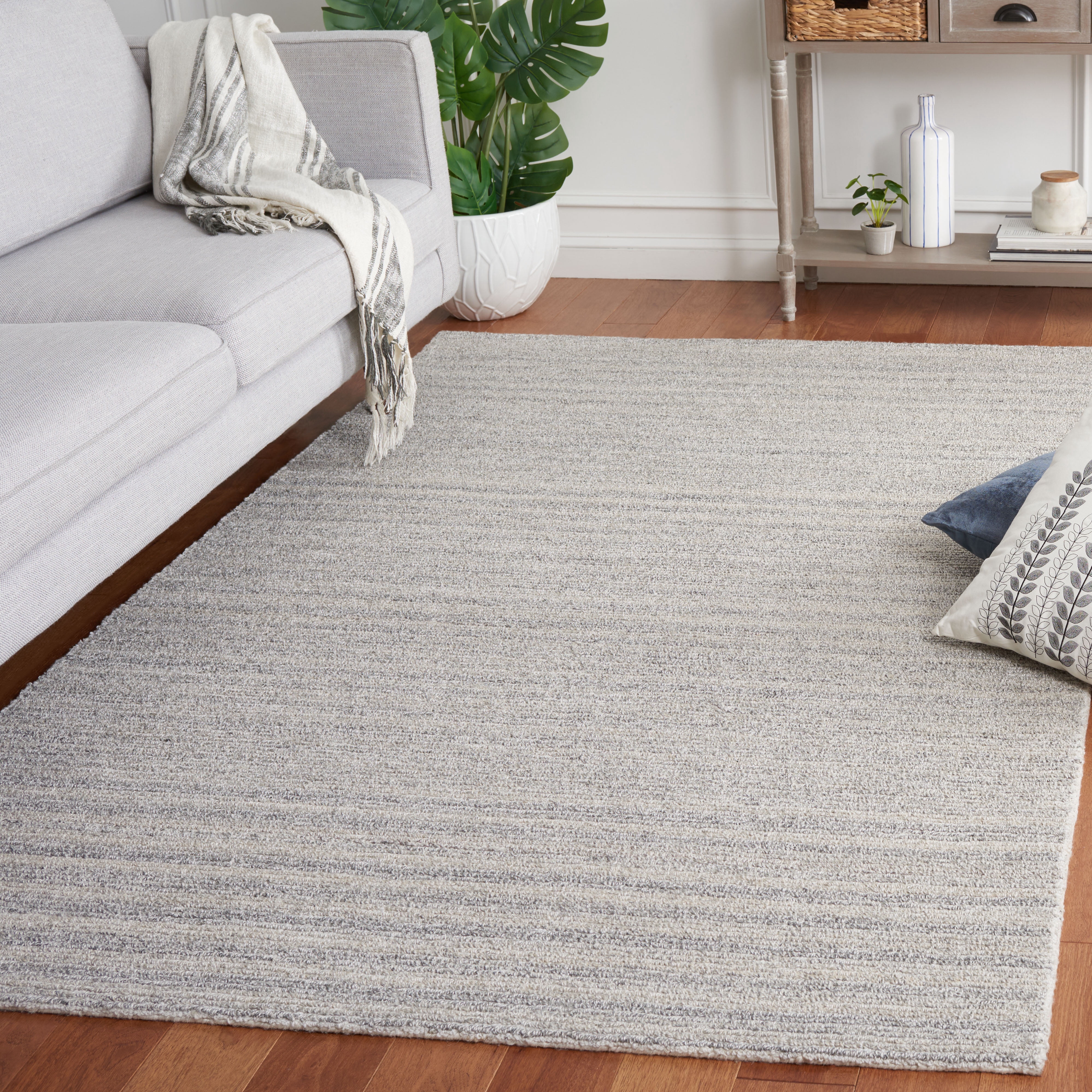 SAFAVIEH Ebony Adrian Striped Area Rug, Silver/Grey, 4' x 6'