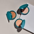 thumbnail image 3 of Base de maquillaje prensada Colorescience, acabado natural, color marfil claro, 3 of 4