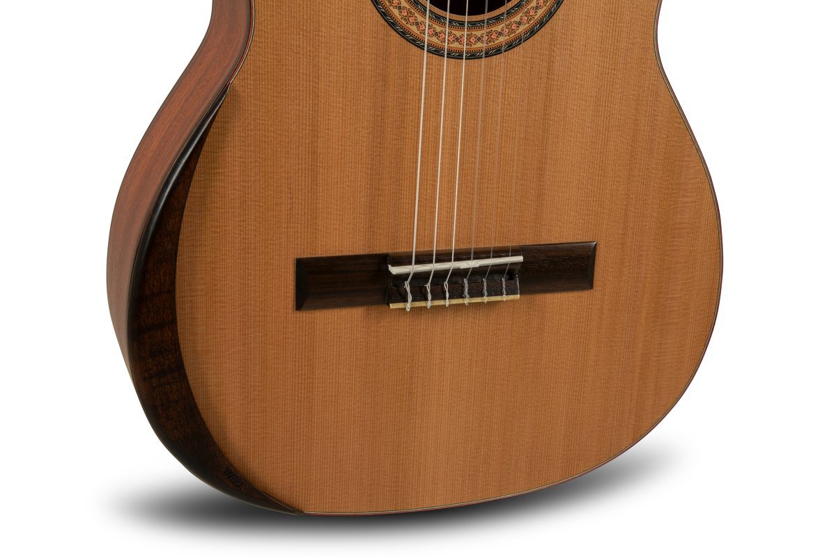 Manuel Rodriguez Tradicion T-65 4/4 Classical Guitar  Solid Cedar w/ Armrest